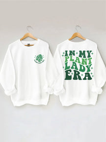 In meinem Plant Lady Era Sweatshirt