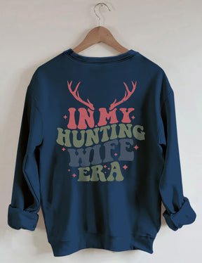 In meinem Jagdfrauen-Ära-Sweatshirt 