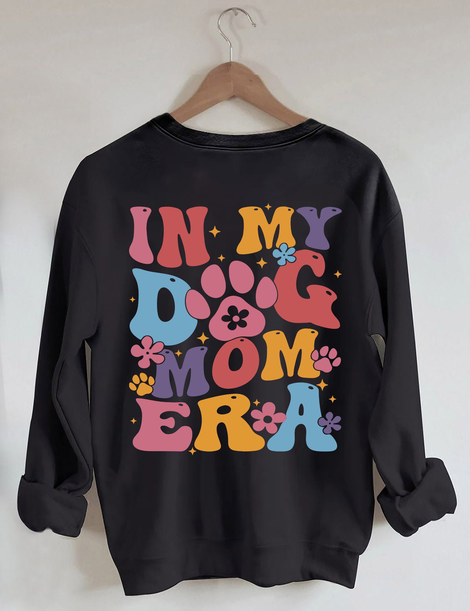 In meinem Hundemama-Ära-Sweatshirt