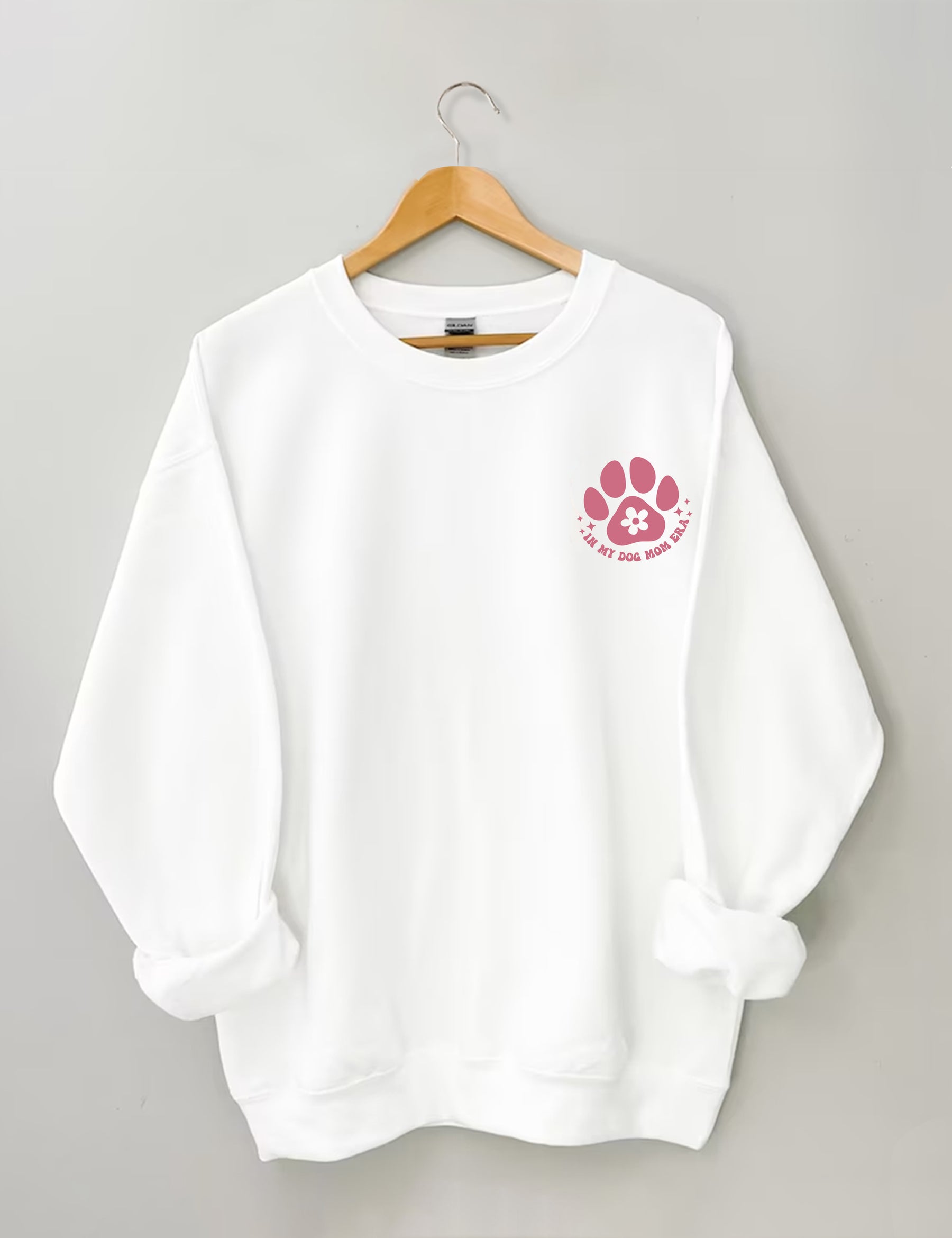 In meinem Hundemama-Ära-Sweatshirt