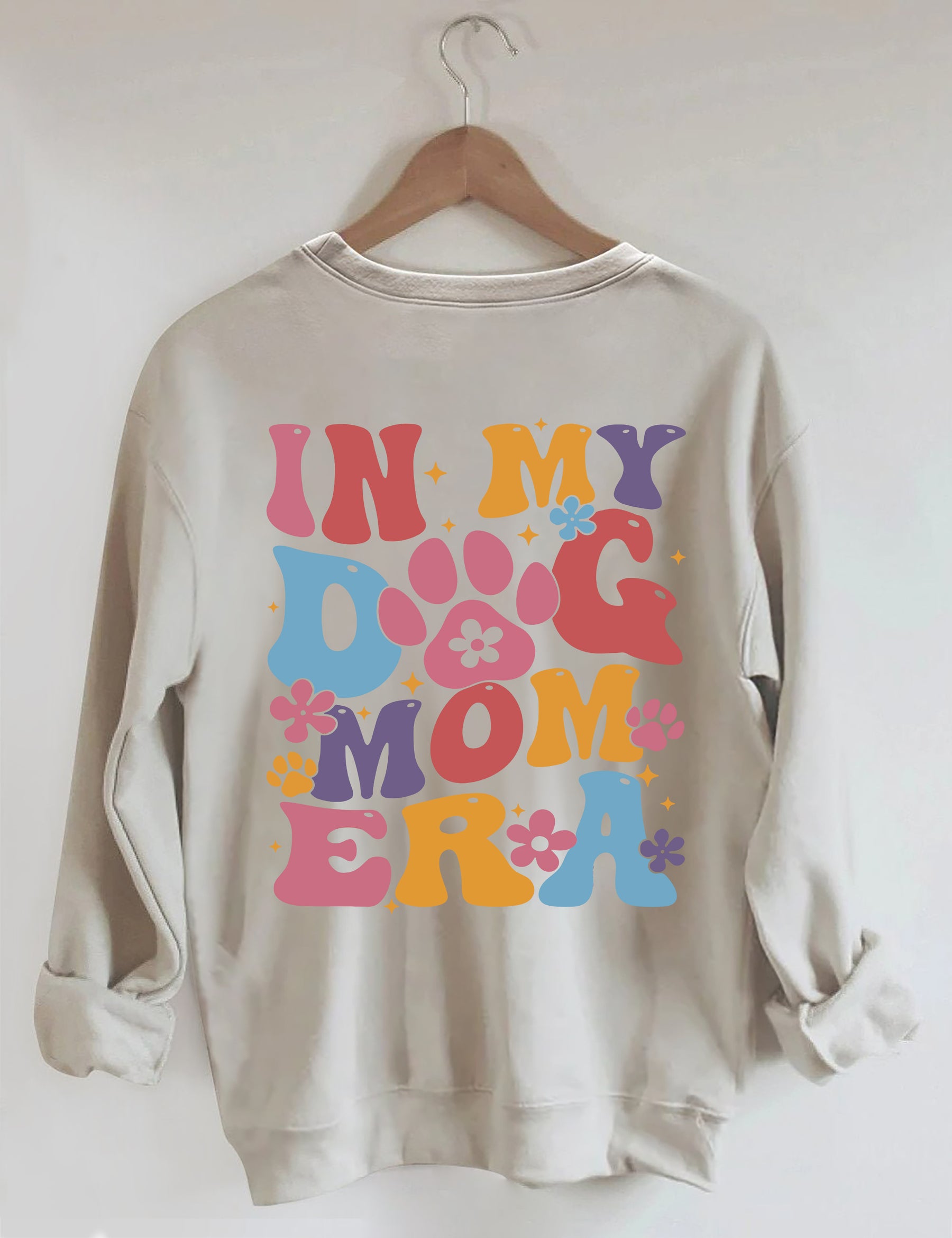 In meinem Hundemama-Ära-Sweatshirt