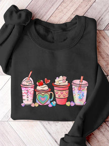 Sweatshirt mit Aufdruck „Valentinstag Kaffeegetränke“.