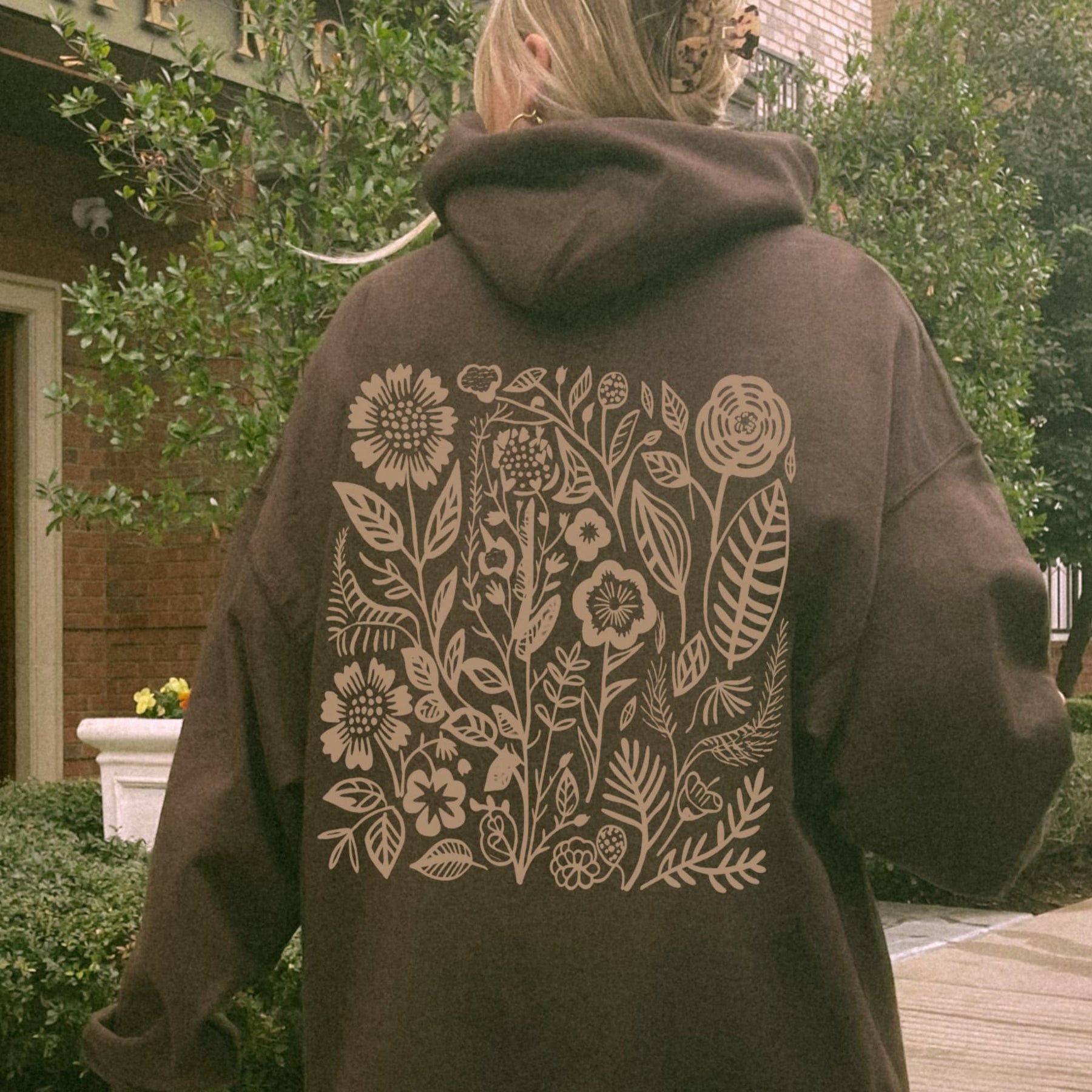 Sweat à capuche nature fleurs sauvages